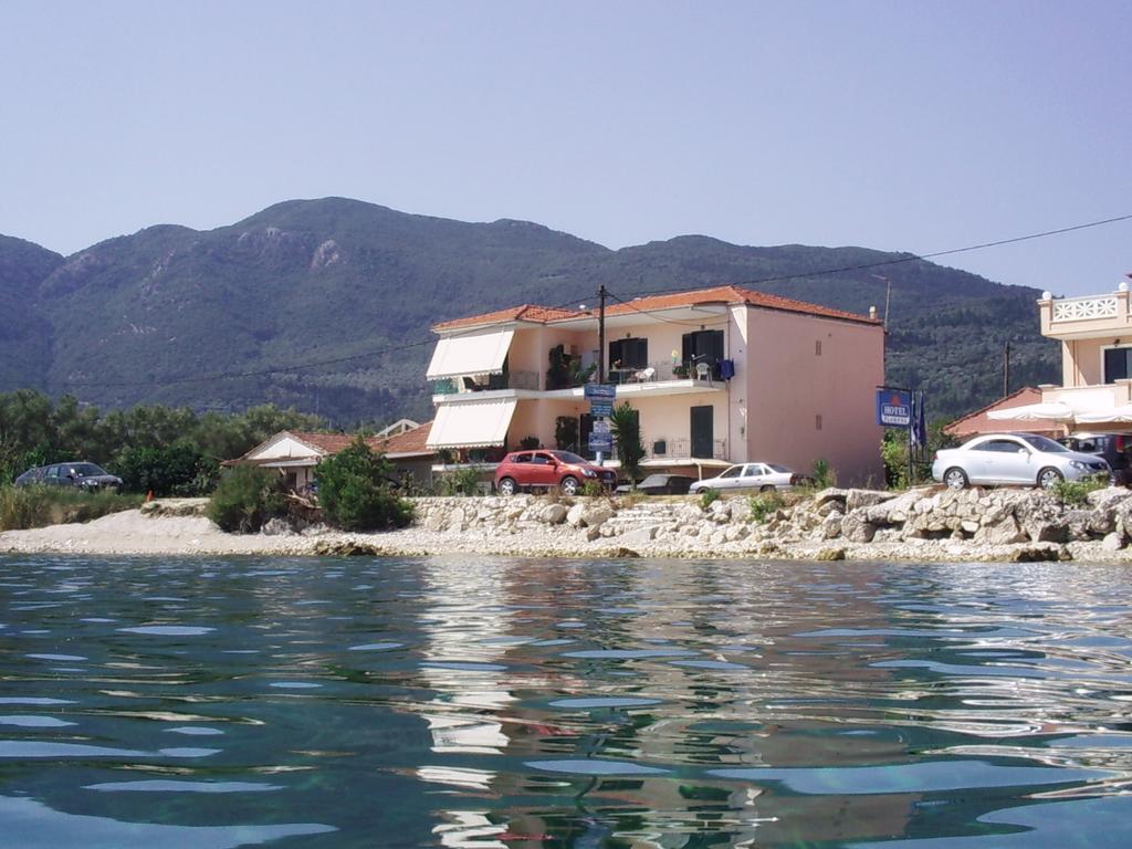 Fiona Seafront Apartments Никиана Экстерьер фото